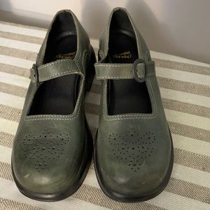 Dansko Mary Jane’s dark green. Sz:8/38
